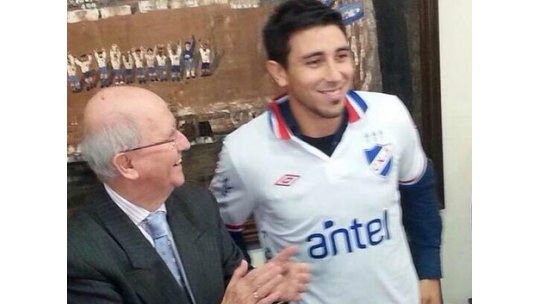 El lateral Jorge Fucile ya es jugador de Nacional