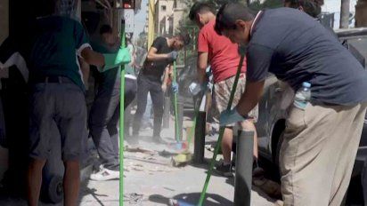 catastrofe en beirut: jovenes voluntarios buscan desaparecidos