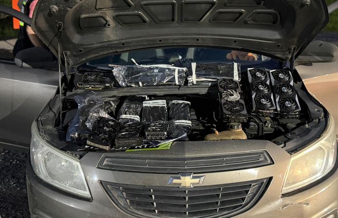 Foto: Armada Nacional. Incautación en puente internacional en Fray Bentos.