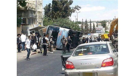Israelí muere atacado con una excavadora en Jerusalén