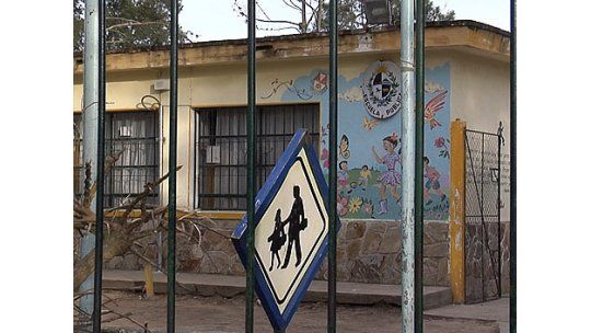 Cartelera de paros en escuelas de Montevideo, liceos en huelga