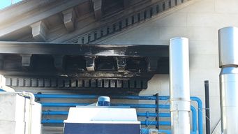principio de incendio en el edificio del banco republica en ciudad vieja: se origino en la azotea y fue controlado
