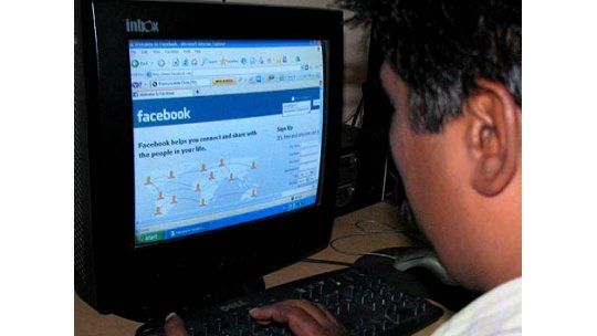 Ingresó al Facebook de su hijo y descubrió que lo habían violado