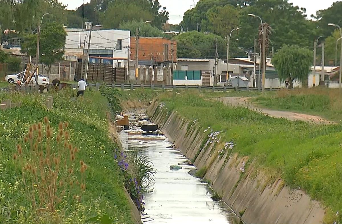 Caso del adolescente encontrado muerto pasó a ser investigado por Homicidios; el padre está detenido