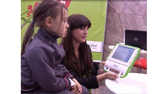 Técnicos uruguayos asesoran sobre Plan Ceibal en Armenia