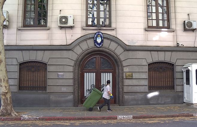 Embajada-Argentina-Montevideo.jpg