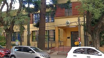 tras el duelo por el homicidio de dos ninos, reabrio la escuela a la que asistian