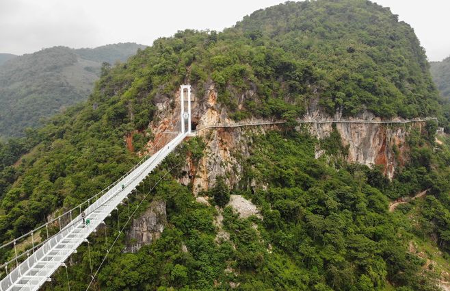 puente transparente vietnam (1) AFP.jpg