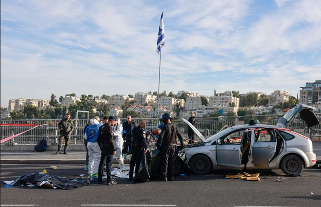 auto-terrorista-Hamás-Jerusalén-atentado-AFP-noviembre-30.jpg