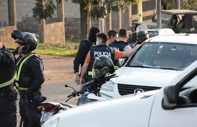 policia-salto-operativo.jpg