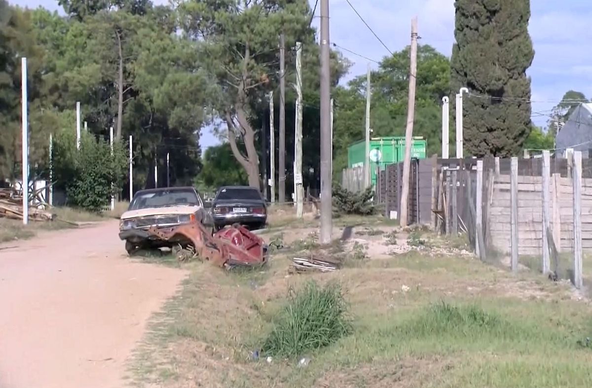 Pinar Norte. El lugar donde atacaron a balazos al auto en el que iban dos hombres y cuatro niños. La Policía sostiene que allí funciona una boca de venta de drogas.
