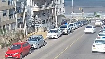 entraron a robar a un apartamento a plena luz del dia y fueron detenidos; camaras captaron la accion