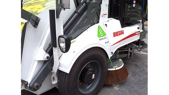 IM compró 13 barredoras de U$S 150.000 cada una