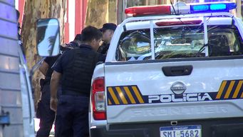 tres espanoles resultaron heridos de arma blanca y golpes en el centro de montevideo; no quisieron denunciar