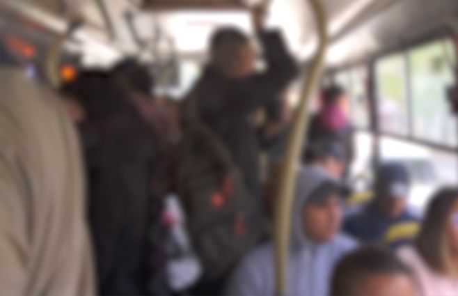 gente-transporte-blur.jpg