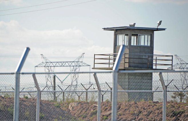Foto: Subrayado. Torre de vigilancia de la cárcel de Punta de Rieles.