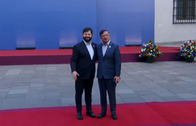 Boric recibe al presidente Petro, de Colombia.