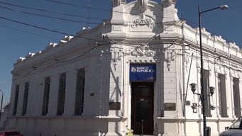 Trabajadores reclaman falta de personal para suplir vacantes en sucursales de Banco República.