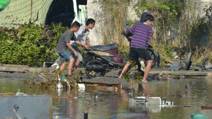 el balance del terremoto y el tsunami en indonesia sube a mas de 1.200 muertos
