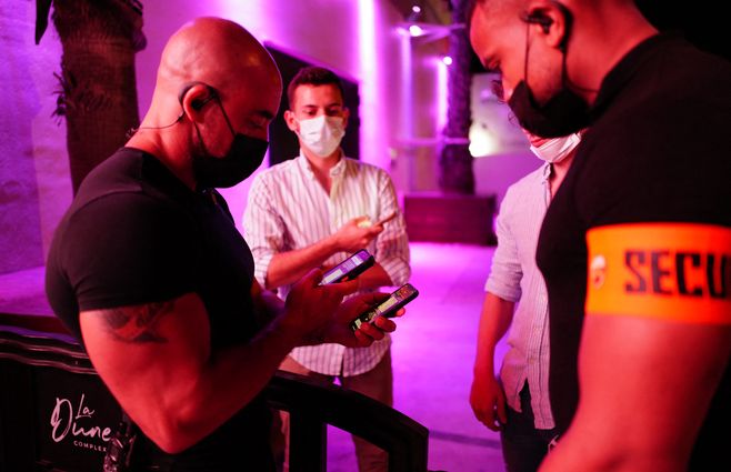 En Francia ya se implementa un sistema similar al Pase responsable que Uruguay quiere poner en práctica en breve plazo