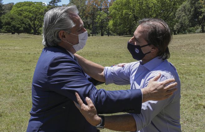 Lacalle y Fernández en noviembre de 2020 en Anchorena, Colonia&nbsp;