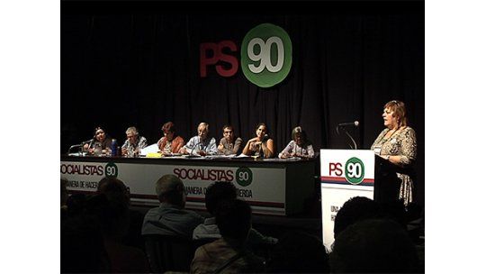 Socialistas pedirán al FA que Mónica Xavier pueda ser candidata