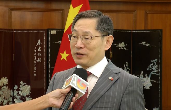 Huang-yazhong-embajador-china-canal-10