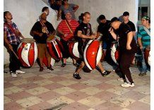 El señor de los relojes: el espectáculo de Serenata Africana