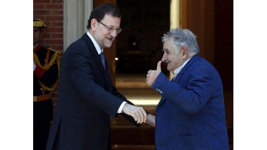 Mujica se reunió con Rajoy y recibió a uruguayos en España