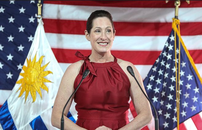 embajadora-de-usa-en-uruguay---foco-uy.jpg