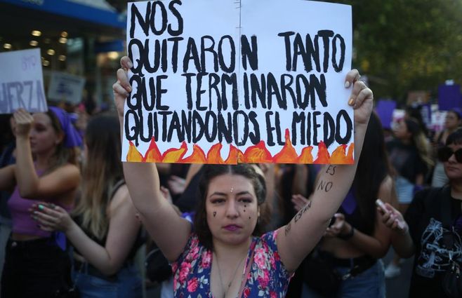 Marcha del 8M 2023. Foto: Gastón Britos / Foco UY