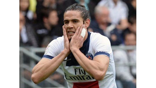 Cavani anotó pero deberá esperar 10 días para ser campeón