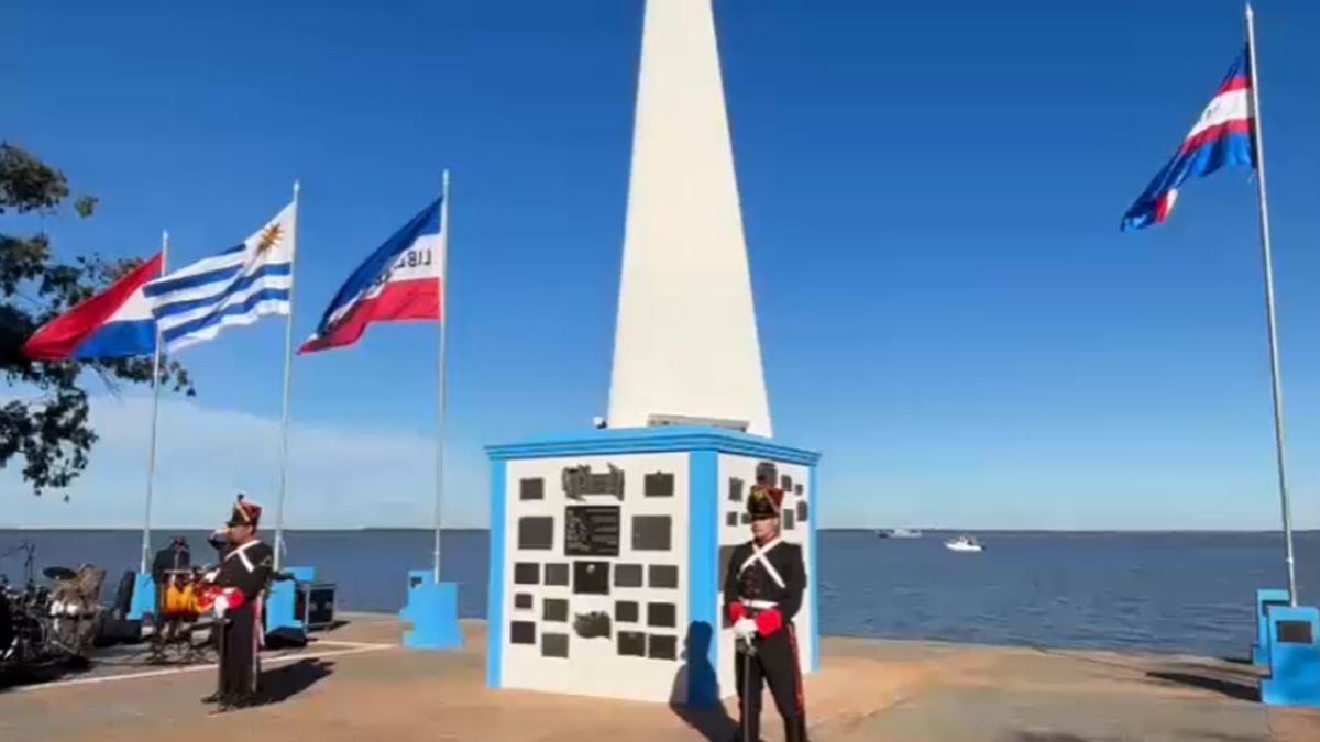 Acto en Soriano por el Desembarco de los 33 Orientales con presencia de Carolina Cosse