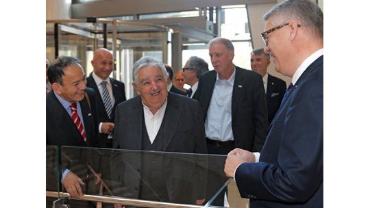 Mujica se reunió con directores de UPM en Finlandia