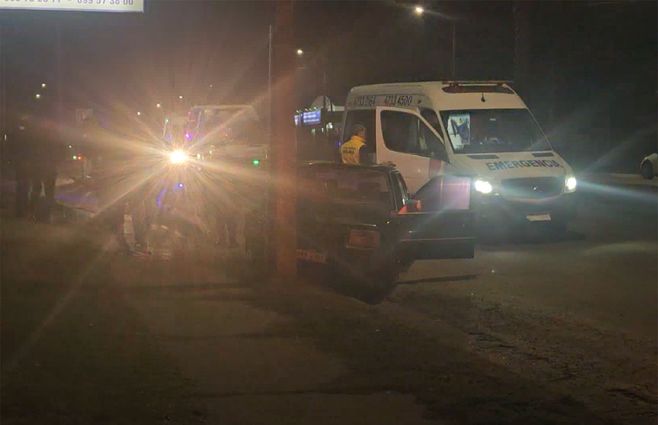 choque-auto-columna-salto