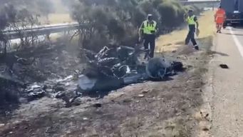 El auto en el que viajam Diogo Jota y su hermano, de 28 y 26 años. Foto: captura de video tomado por la Policía local y publicado por El Mundo Castilla y León.