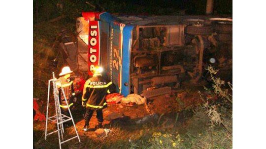 Doce muertos y 50 heridos en accidente de tránsito en Argentina