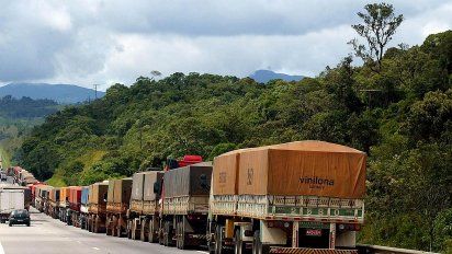 desabastecimiento en brasil al septimo dia de huelga de camioneros