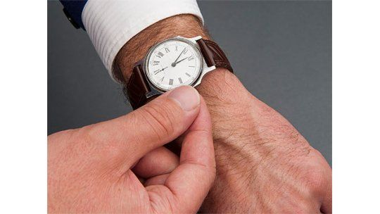 Ajusten los relojes porque el domingo habrá una hora más de sueño