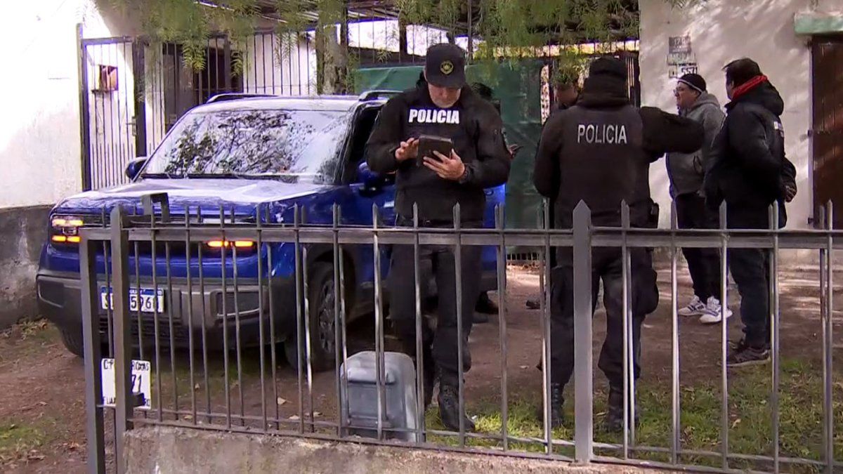 Cuatro delincuentes cometieron dos rapiñas a pocos metros en escasos minutos en Nuevo París