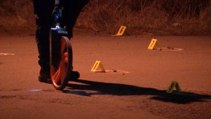 acribillaron a balazos a un hombre en parque batlle: recibio 18 disparos