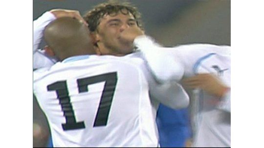 Uruguay mantiene su racha triunfal: 1 a 0 a Italia en Roma