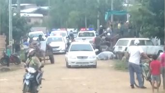 Hay dos civiles baleados y tres policías heridos tras pedradas.&nbsp;