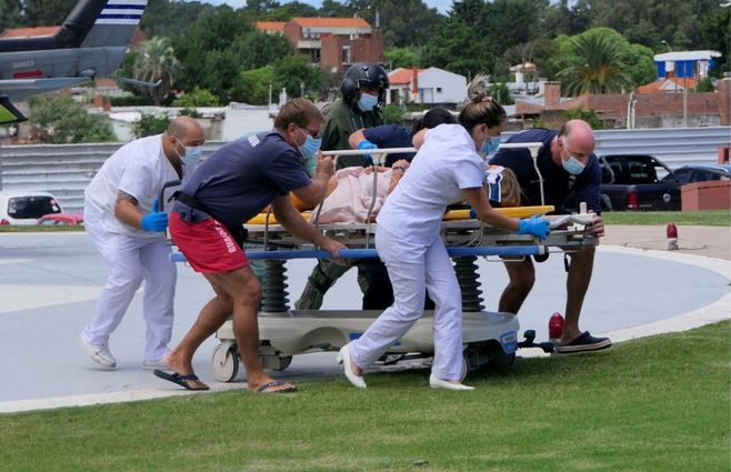 primer traslado aereo entre I Maldonado Salvavidas y aviacion naval (4).jpg