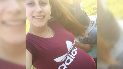 policia detenido por matar a su pareja; dijo que el arma se disparo por accidente