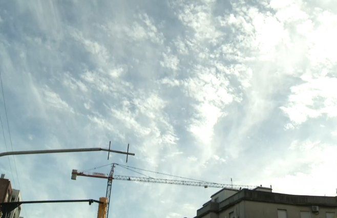 Foto: canal 10. Cielo de este jueves en la mañana.