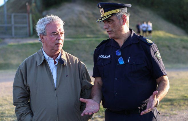 Foto: FocoUy. Luis Alberto Heber y Mario DElía, ministro del Interior y jefe de Policía de Montevideo.