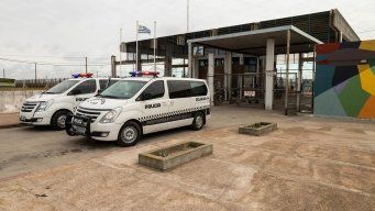 Foto: Subrayado. Policía en cárcel de Santiago Vázquez (ex Comcar).