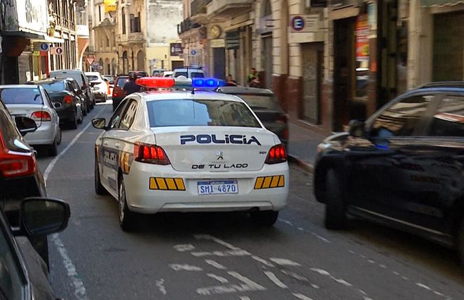 policia-patrullero-ciudad-vieja