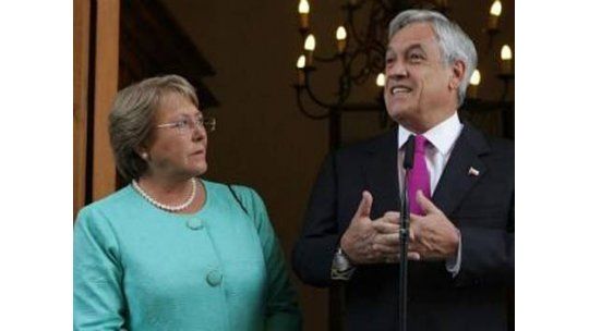 Presidente de Chile admite que envidia popularidad de Bachelet